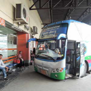 モーチット・バスターミナルに到着です。