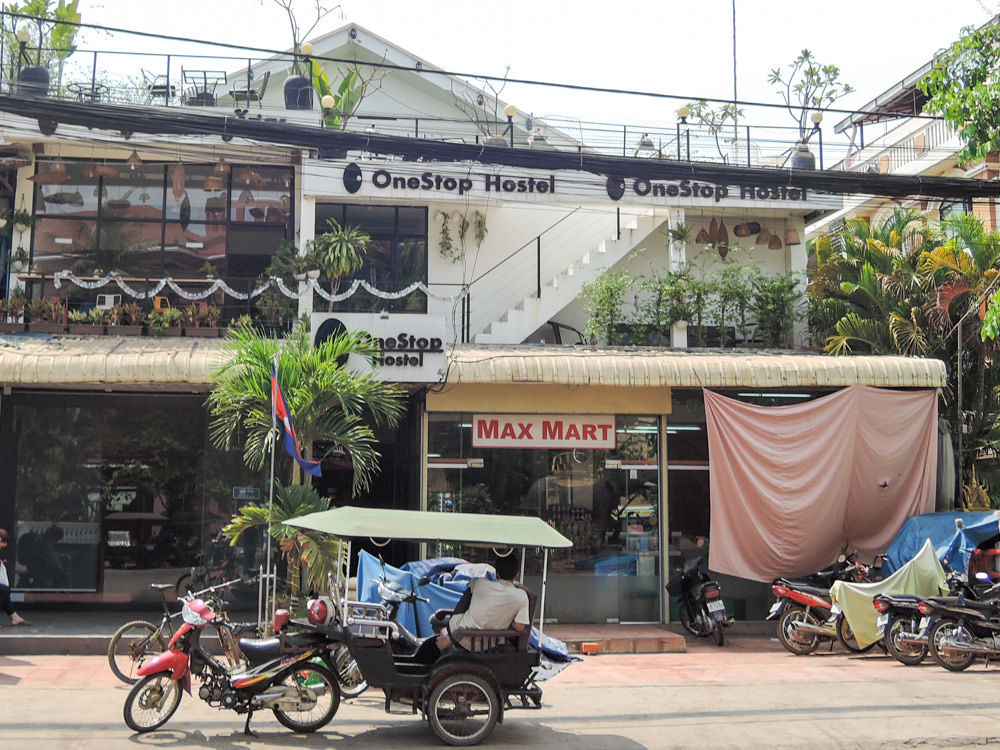カンボジア シェムリアップ中心部シヴァタ通り沿いナイトマーケット パブストリートまで徒歩5分 日本人宿 One Stop Hostel Siem Reap アジアバックパッカートラベル