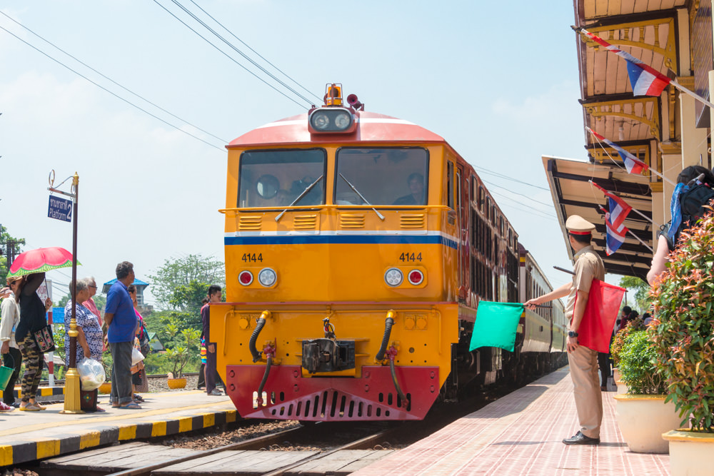 タイ アユタヤからバンコクまで鉄道で移動する アジアバックパッカートラベル